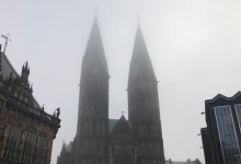 Bremer Dom in Nebel