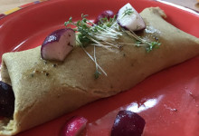 Buchweizencrepe mit Kohlrabi-Hüttenkäse-Füllung