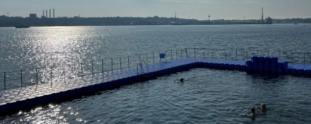 Krimi-Inspiration beim Schwimmen: die unsichtbare Gefahr der Kieler Förde